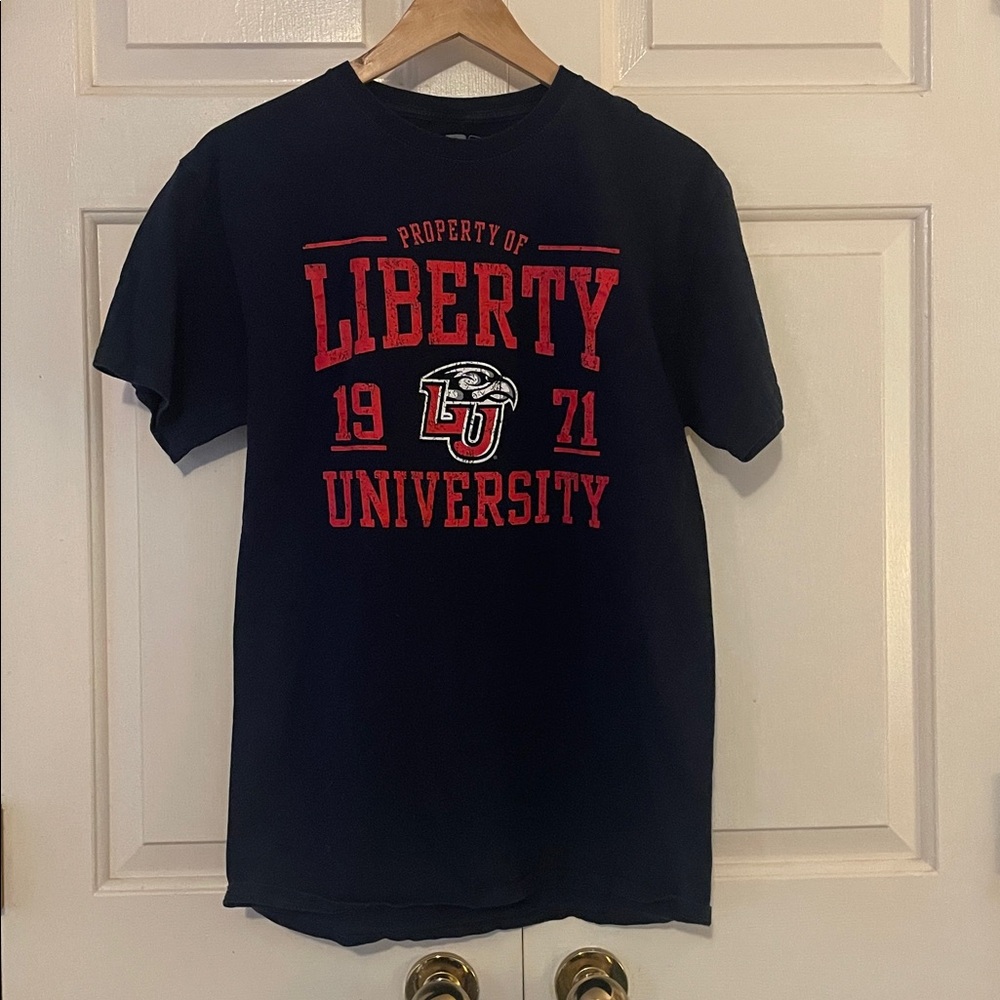 Liberty University T-shirt size M LU unisex spirit wear